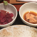 めしの助 - まぐろ中落ち・鮟肝煮のアップ