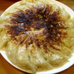 木更津生ぎょうざ 楓 - 焼き具合のバランスが悪い…！