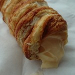 たま木亭 - パリッパリンでザクザク香ばしい生地に、トロリと溢れるほどのクリーム