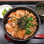 新橋 鶏繁 どんぶり子 - わがまま二色丼 1200円