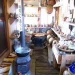 そばっ喰ひ - 玄関を入ると土間があります