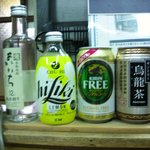 上田温酒場 - お酒のディスプレー