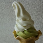 Hanaアイス - ③ダブル２種(宇治抹茶の上に白味噌)