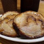 麺屋 武吉 - あてのチャーシューはお贅沢