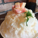 菓子畑 - かき氷 桃(税込800円)