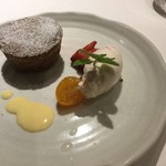 リストランテ サクラ - 2017.4 ヘーゼルナッツのケーキ 桜のジェラート