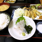 十八番 - 真コチ刺し、メゴチ天ぷら定食。¥800。