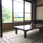 Kyoufuu Kaniryouri Wanon - 座敷席（渓谷側）