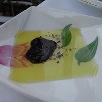 モナリザ 丸の内店 - オリーブオイル、バルサミコ、黒胡椒