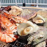 シーサイドテラス エスマーレ - 地元新鮮な魚介を使用した海鮮バーベキュー