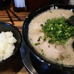 博多一双 - Ａランチ(ラーメンとご飯のセット)