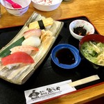 寿司と魚料理魚々や - お子様定食(520円)
