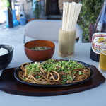 呑み処 かえる - 焼きそば定食７００円（２０１７．７．２０）