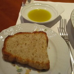 リストランテ 濱崎 - パンとオリーブオイル