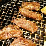 東海苑 - 上ハラミ。美味しいです。