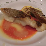 リストランテ エヌ イーゾラ - 明石鯛のポアレ2色ソース、白焼きナス、 ズッキーニ添え