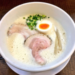 ラーメン家 みつ葉 - 豚CHIKIしおラーメン