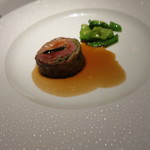 銀座 レカン - 仔鳩とキャベツ　フォアグラとトリュフのクレピネット　仔鳩のジュとコニャックのソース　空豆とモロッコインゲン豆