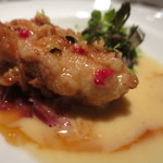 銀座 レカン - リドヴォーのソテーとムースロン　ヴァンジョーヌソース　グリンピース　色々な茸と紫キャベツ