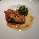 銀座 レカン - リドヴォーのソテーとムースロン　ヴァンジョーヌソース　グリンピース　色々な茸と紫キャベツ