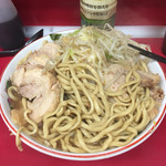 ラーメン二郎 - ラーメン（豚5枚）830円。