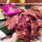 かごめ料理店 - 花がポイント、鶏の味噌焼き