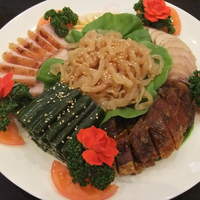 華正樓 本店 - 前菜の梅花盛り