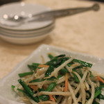 中国美食 唐苑酒楼 - にらともやしの炒め物