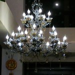 中国美食 唐苑酒楼 - 入り口付近のシャンデリア