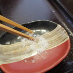 蕎茶亭まるやま - 粗びきに辛汁不要？香り高き蕎麦はまんまか塩まで