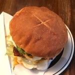 CENTER4 HAMBURGERS - クアトロバーガー　税込1,340円