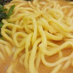 町田商店 - 四之宮の麺は適度にモッチリしてました。