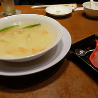 神仙閣 神戸店 - 海燕の巣（右）上湯スープ（左） 