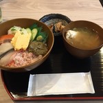 にんにく鍋や - 【ランチ】かに北海丼定食 850円(税込)