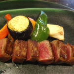 鉄板焼 花 - 特選黒毛和牛雌牛A5ランクサーロインステーキ。