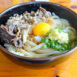 いろりや - 冷やし肉玉うどん842円