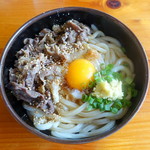 冷やし肉玉うどん842円