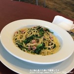 レストランフリアンディーズ - ベーコンとほうれん草のクリームパスタ