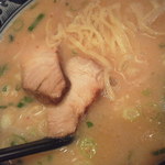 にんにくらーめん 天洋  - 醤油とんこつラーメン