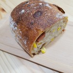 生瀬ヒュッテ - 天然酵母チョリソーととうもろこし、パルメジャーノレジャーノ