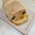 生瀬ヒュッテ - 洋梨のたまごパン　250円