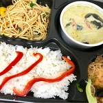 Sam's Kitchen - タイカレーアソートボックス(グリーンカレー、タイ風シーフードスパゲッティー、タイ風春雨サラダ)1000円+トムヤムクンスープ200円