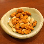 日本の味 和 - お通し　柿ピーとピーナツ