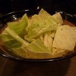 串焼き もんじろう 渋谷本店 - お通しキャベツ