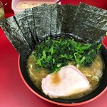 横濱家系ラーメン 勝鬨家 - 海苔増し＋ほうれん草増し