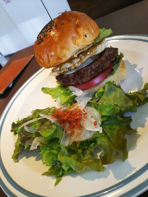 スリービー ビッグ バイト バーガー 千日前店 （3B big bite burger