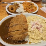 カレー専門店　パピー - 比べてみる、手前が大盛と云う訳ではない