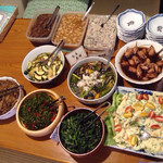 旬菜・旬魚 なかむら - 食べ放題のお惣菜たち