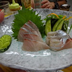 四ツ木製麺所 - シマアジ刺し