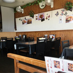 ユーカン - 内観１。テーブル席。